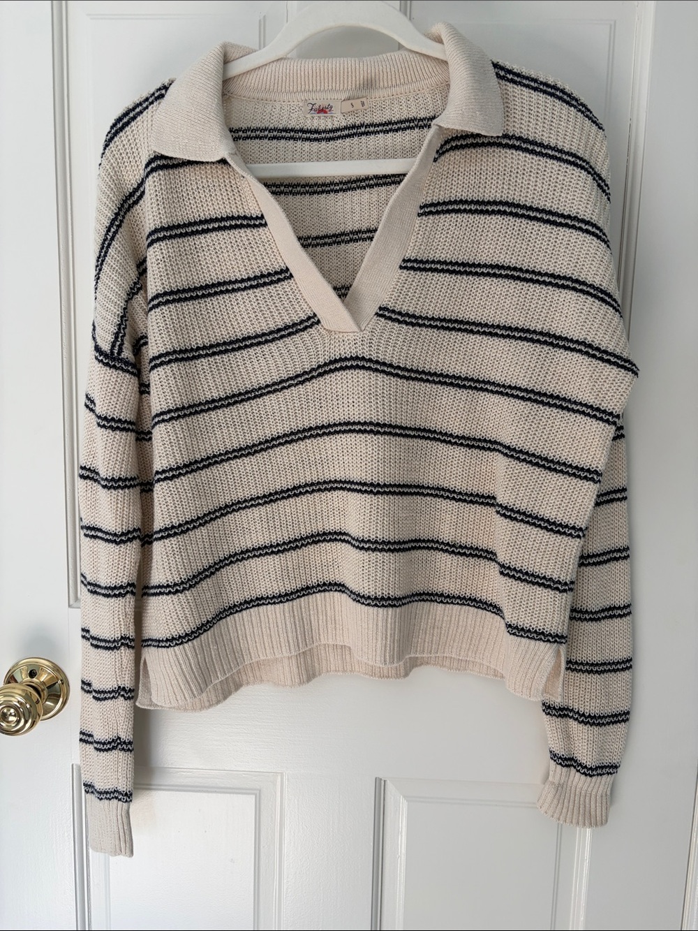 Faherty Cream Linen Organic Cotton  V-Neck Collared Sweater like new! Small